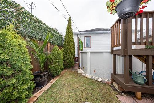1058 Downing St, Winnipeg, MB 