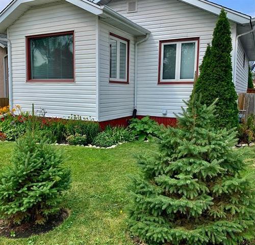 1058 Downing St, Winnipeg, MB 