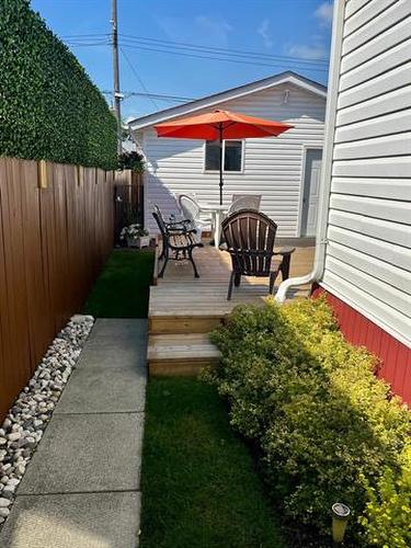 1058 Downing St, Winnipeg, MB 