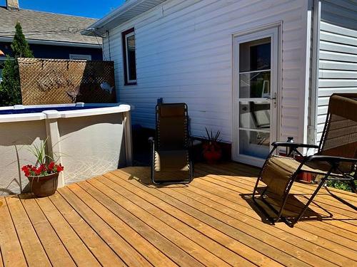 1058 Downing St, Winnipeg, MB 