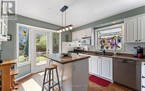 1777 Folkway Drive, Mississauga, ON - Indoor Photo Showing Kitchen
