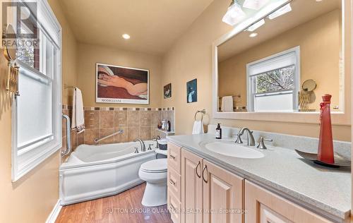 1777 Folkway Drive, Mississauga, ON - Indoor Photo Showing Bathroom