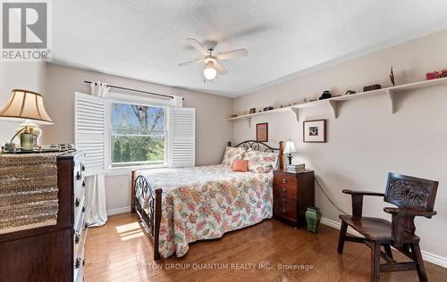1777 Folkway Drive, Mississauga, ON - Indoor Photo Showing Bedroom