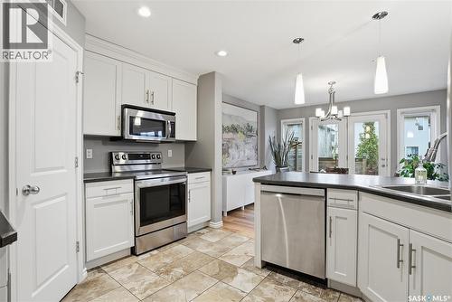 215 Whalley Crescent, Saskatoon, SK - Indoor Photo Showing Kitchen With Double Sink With Upgraded Kitchen