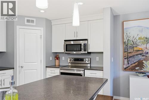 215 Whalley Crescent, Saskatoon, SK - Indoor Photo Showing Kitchen With Stainless Steel Kitchen