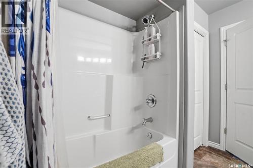 215 Whalley Crescent, Saskatoon, SK - Indoor Photo Showing Bathroom