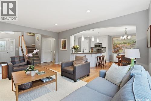 215 Whalley Crescent, Saskatoon, SK - Indoor Photo Showing Living Room