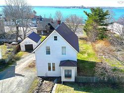 245 High Street Pictou, NS B0K 1H0