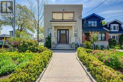 95 HOPEDALE AVENUE Toronto, ON M4K 3M9