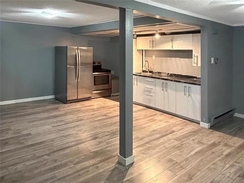 17 Empress Bay, Brandon, MB - Indoor Photo Showing Other Room