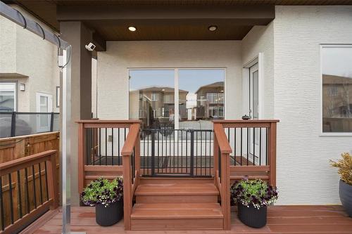 114 Silver Sage Crescent, Winnipeg, MB - Outdoor With Exterior