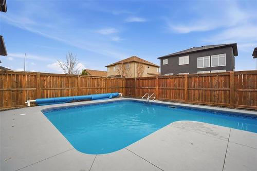 114 Silver Sage Crescent, Winnipeg, MB - Outdoor With In Ground Pool With Backyard