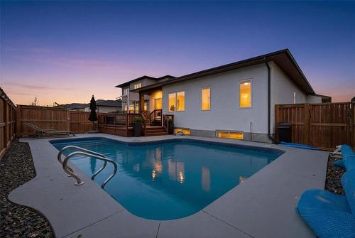 114 Silver Sage Crescent, Winnipeg, MB - Outdoor With In Ground Pool With Backyard