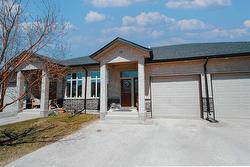 11 472 Templeton Avenue  Winnipeg, MB R2V 4Y8