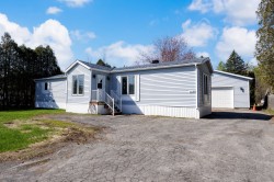 1256 Ch. Ste-Angélique  Saint-Lazare, QC J7T 1Z5