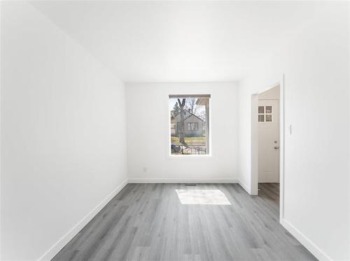 479 Atlantic Ave, Winnipeg, MB 