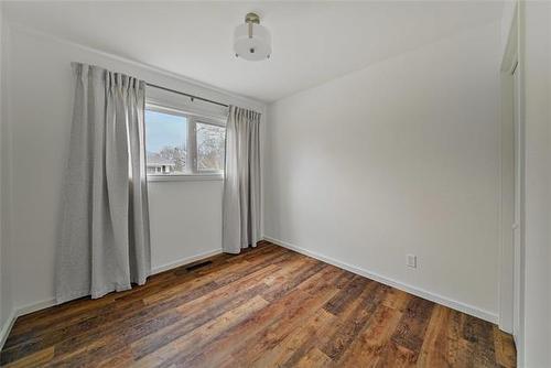 25 Sandylands Pl, Winnipeg, MB 