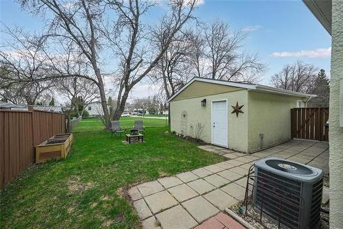 25 Sandylands Pl, Winnipeg, MB 