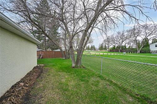 25 Sandylands Pl, Winnipeg, MB 