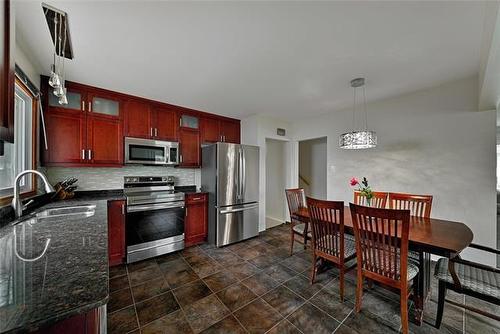 25 Sandylands Pl, Winnipeg, MB 