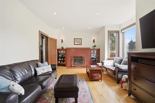 341 Yale Ave, Winnipeg, MB 
