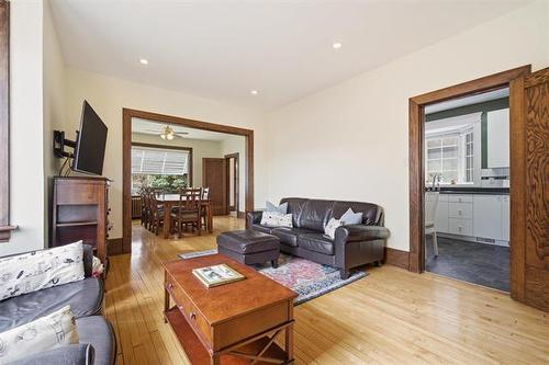 341 Yale Ave, Winnipeg, MB 