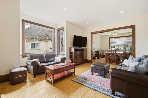 341 Yale Ave, Winnipeg, MB 