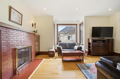 341 Yale Ave, Winnipeg, MB 