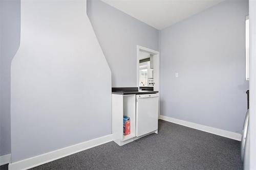 341 Yale Ave, Winnipeg, MB 