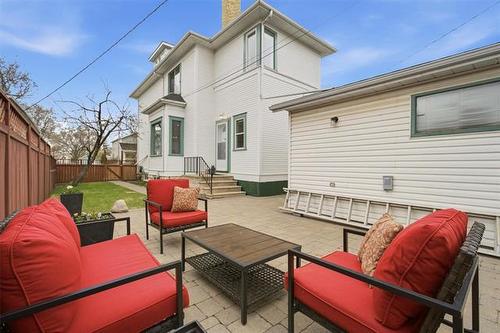 341 Yale Ave, Winnipeg, MB 