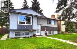 884 Rundlecairn Way NE  Calgary, AB T1Y 2R7