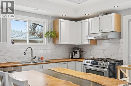 1210 K Avenue N, Saskatoon, SK - Indoor Photo Showing Kitchen With Double Sink With Upgraded Kitchen