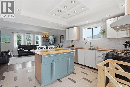 1210 K Avenue N, Saskatoon, SK - Indoor Photo Showing Kitchen With Double Sink With Upgraded Kitchen