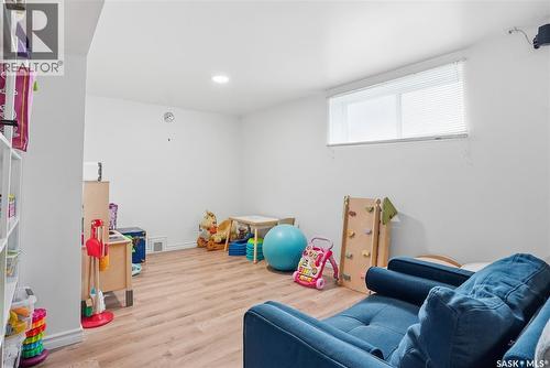 1210 K Avenue N, Saskatoon, SK - Indoor