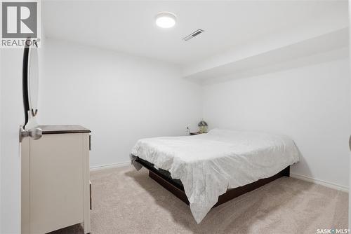 1210 K Avenue N, Saskatoon, SK - Indoor Photo Showing Bedroom