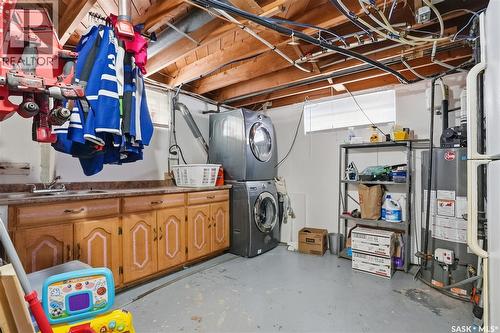 1210 K Avenue N, Saskatoon, SK - Indoor Photo Showing Laundry Room