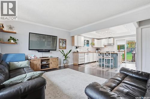 1210 K Avenue N, Saskatoon, SK - Indoor Photo Showing Living Room