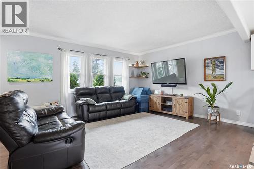 1210 K Avenue N, Saskatoon, SK - Indoor Photo Showing Living Room