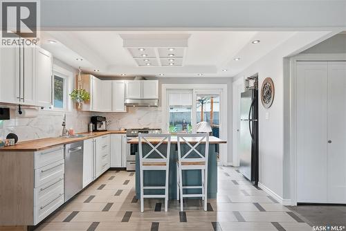 1210 K Avenue N, Saskatoon, SK - Indoor Photo Showing Kitchen
