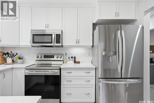 1646 East Heights, Saskatoon, SK - Indoor Photo Showing Kitchen With Upgraded Kitchen