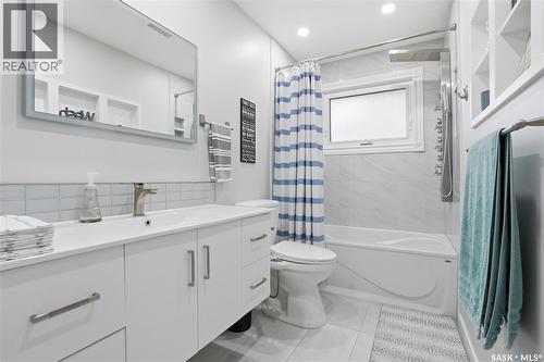 1646 East Heights, Saskatoon, SK - Indoor Photo Showing Bathroom