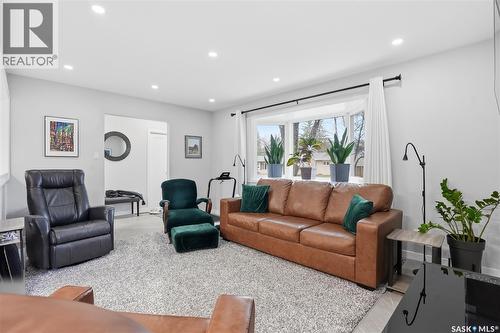 1646 East Heights, Saskatoon, SK - Indoor Photo Showing Living Room