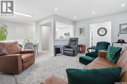 1646 East Heights, Saskatoon, SK - Indoor Photo Showing Living Room