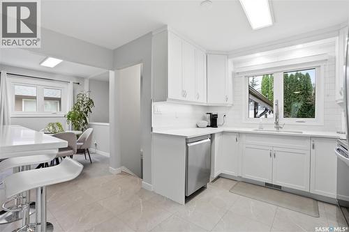 1646 East Heights, Saskatoon, SK - Indoor Photo Showing Kitchen