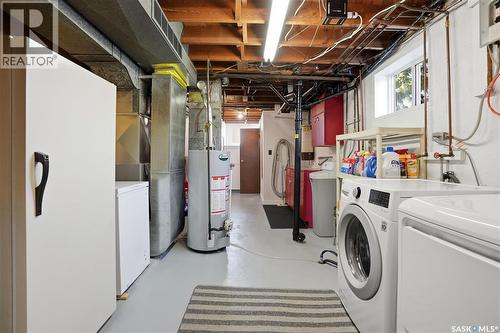 5654 Walker Crescent, Regina, SK - Indoor Photo Showing Laundry Room