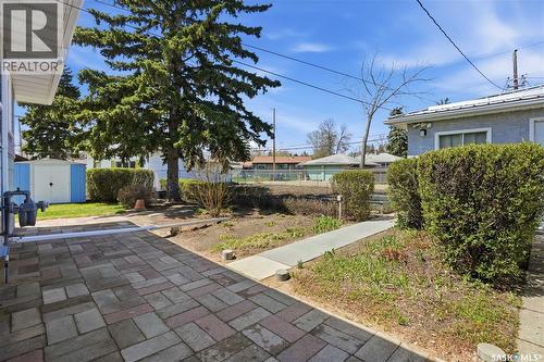 5654 Walker Crescent, Regina, SK - Outdoor