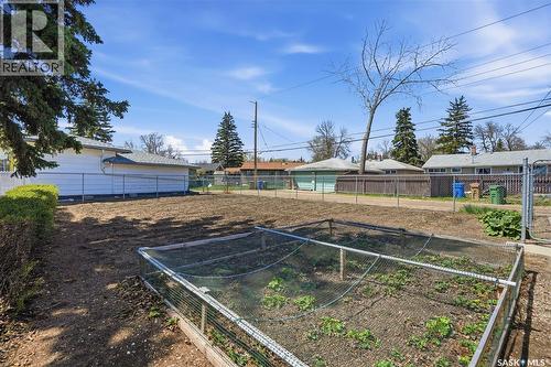 5654 Walker Crescent, Regina, SK - Outdoor