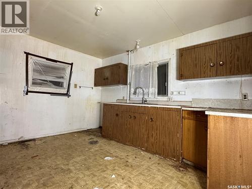 208 Irvine Street, Cut Knife, SK - Indoor Photo Showing Kitchen