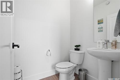 187 Rosewood Boulevard E, Saskatoon, SK - Indoor Photo Showing Bathroom