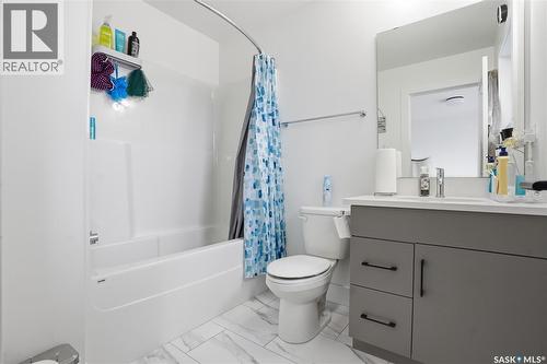 187 Rosewood Boulevard E, Saskatoon, SK - Indoor Photo Showing Bathroom